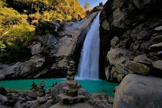 air terjun mangku sakti