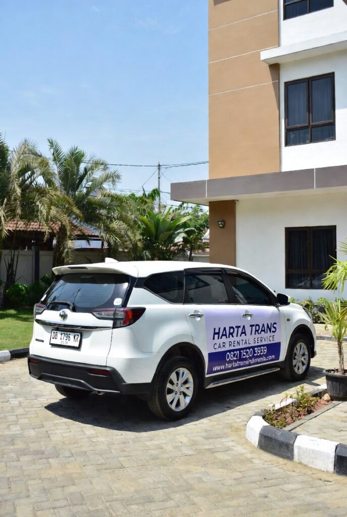 Sewa Mobil Mataram Terpercaya Bersama Harta Trans Indonesia